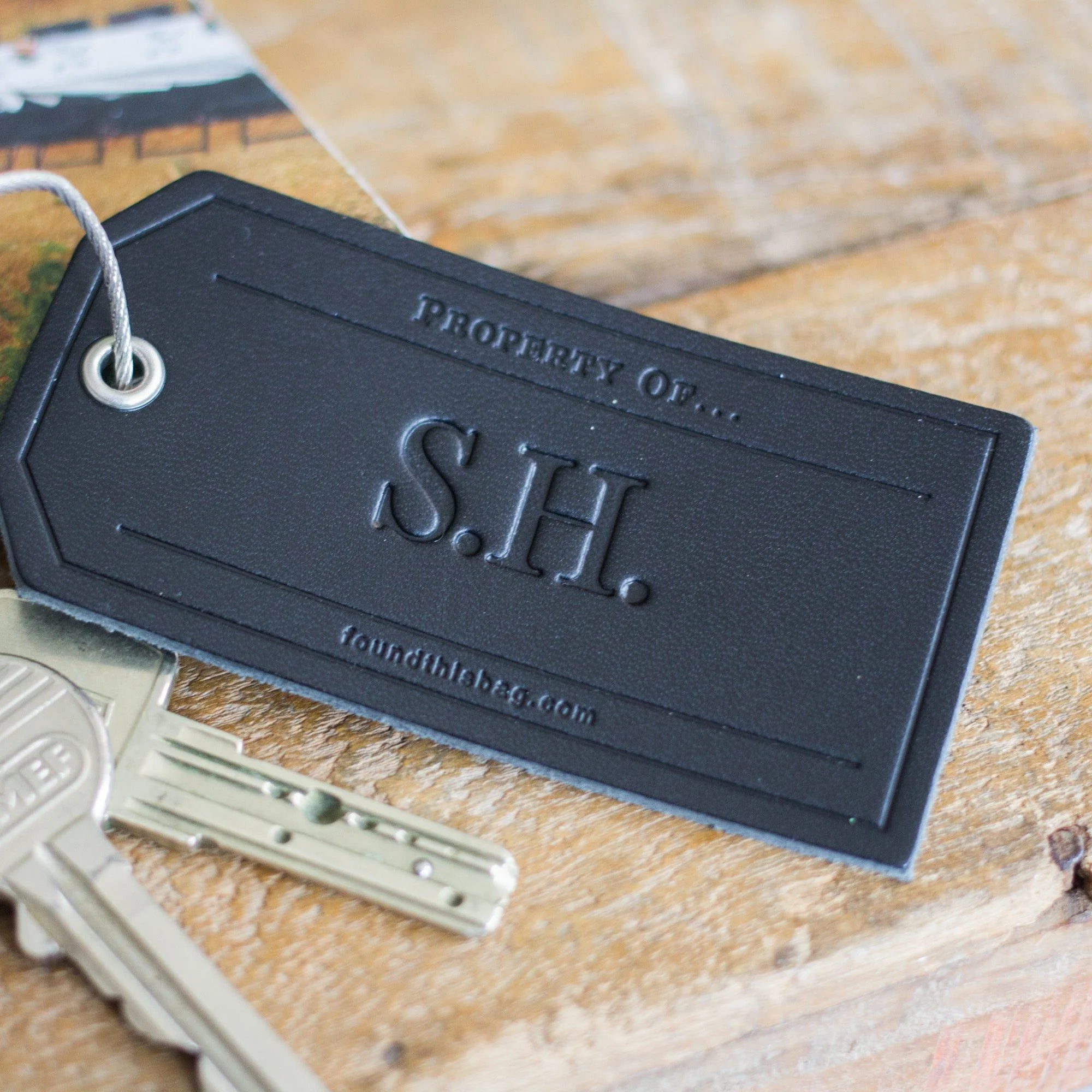 Flint Luggage Tag - Image 32