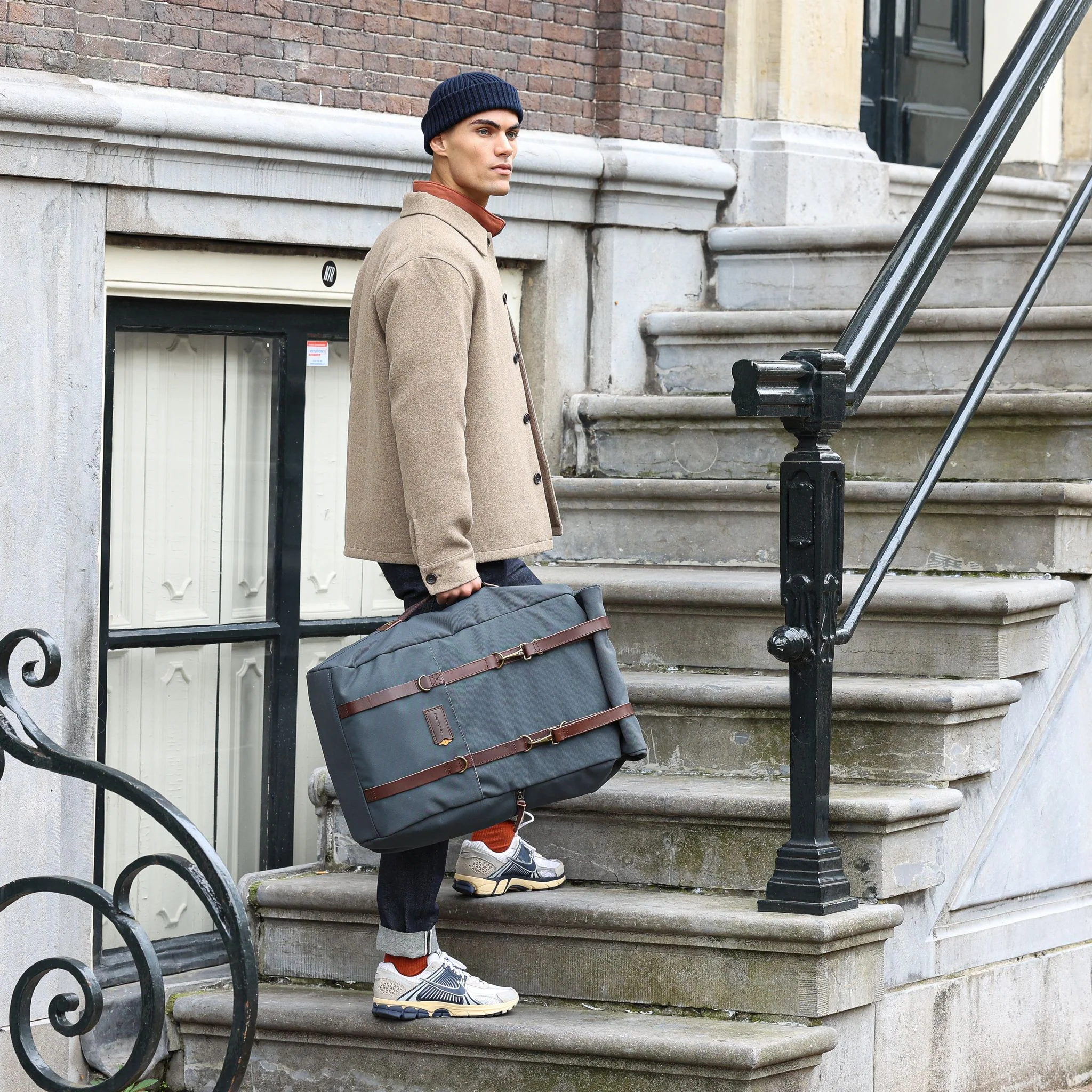 Karl Travel Backpack | 44L - Image 9