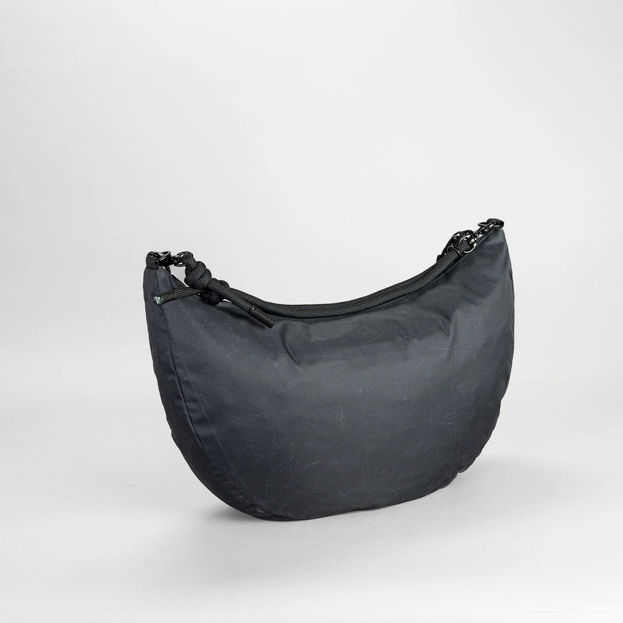 Lea Sling Bag - Image 16