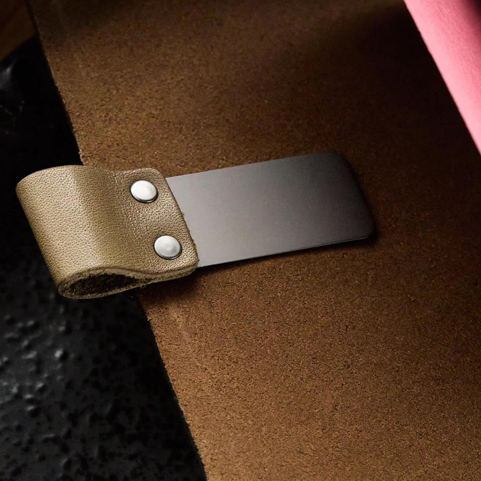 TN pen holder - Image 38