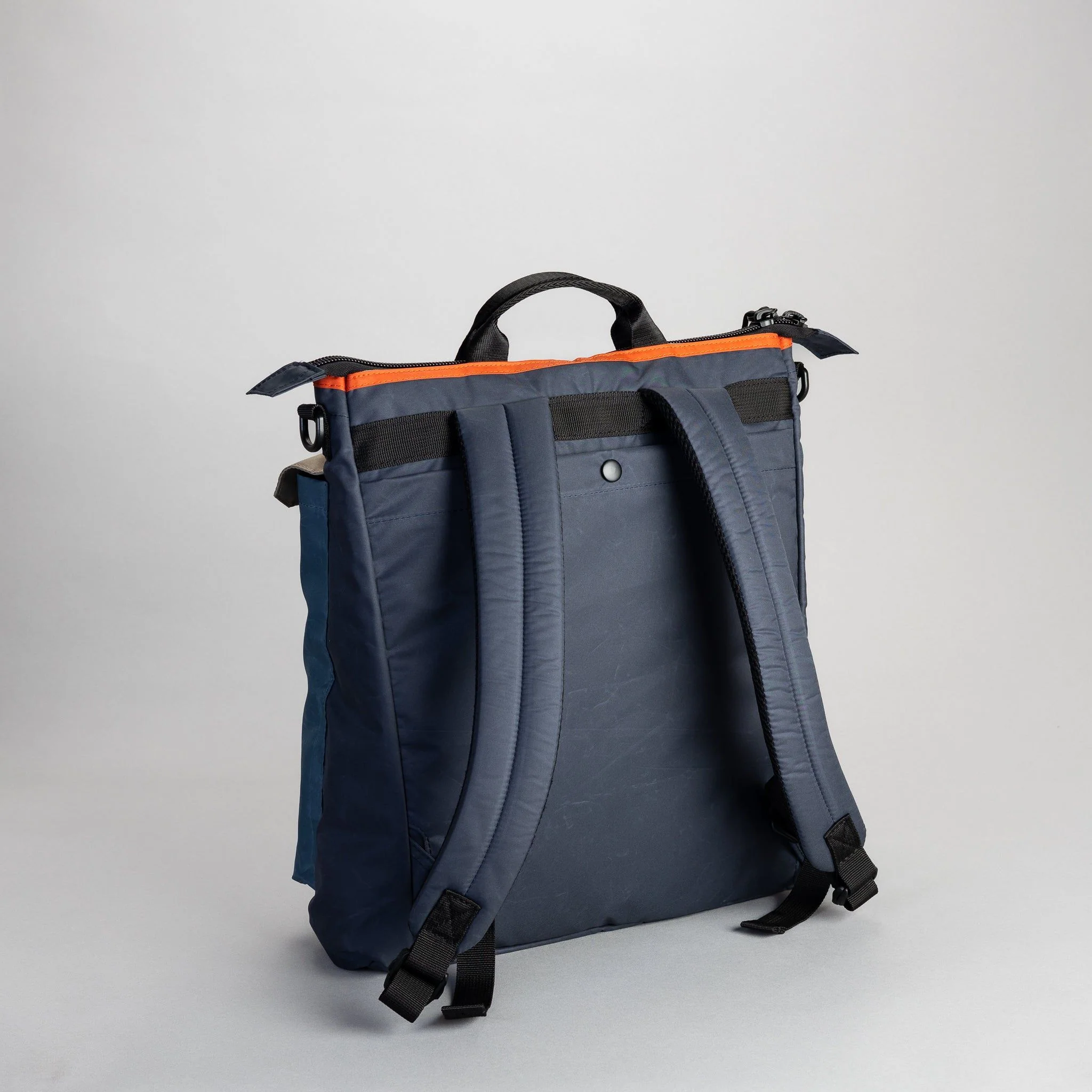 Zoe Backpack | 14L - Image 16